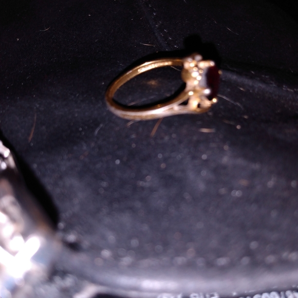 Selling my old jewelry taking offers - Picture 11 of 16